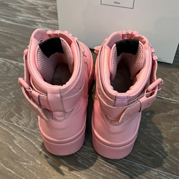 Women’s high top moschino sneaker - Picture 6 of 16